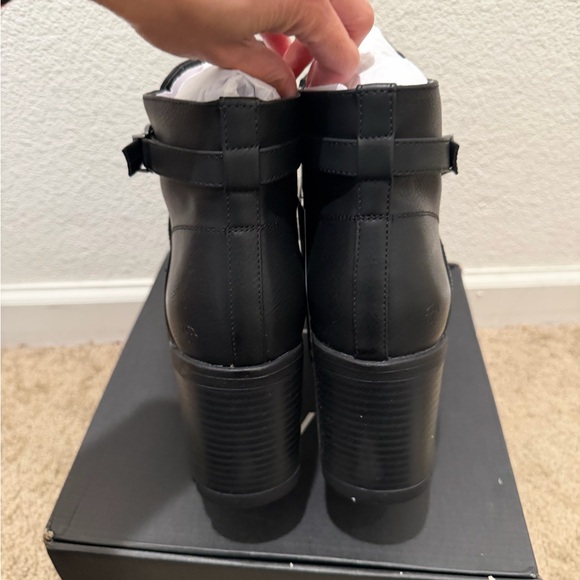“New” NAturalizer Black Leather Boots size12 main image 4